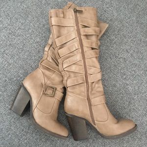 Block heeled boots 👢